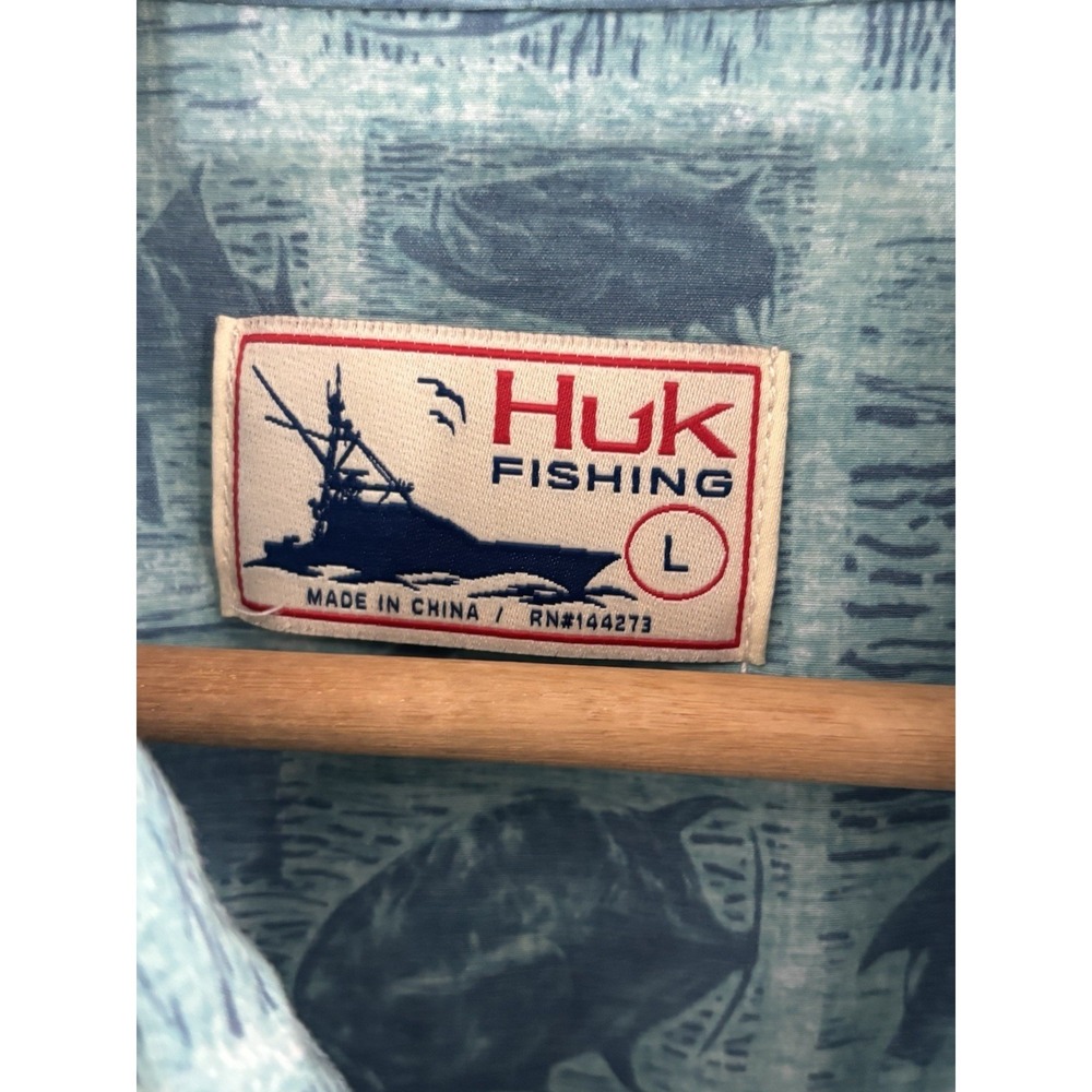 Huk Shirt Mens L Fish Print Button Up Fishing Performance Short sleeve 0457 - Picture 4 of 7